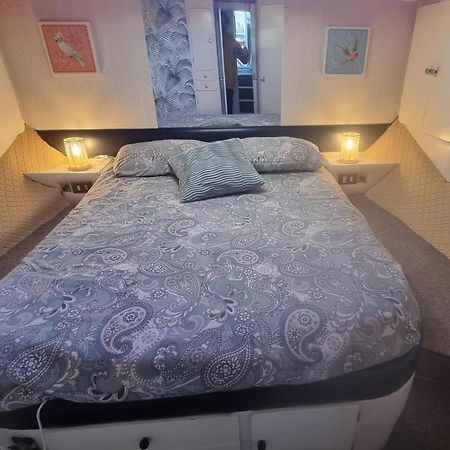 Beautiful And Comfy Boat In Barcelona With Boat Tour Option Hotel Exterior foto