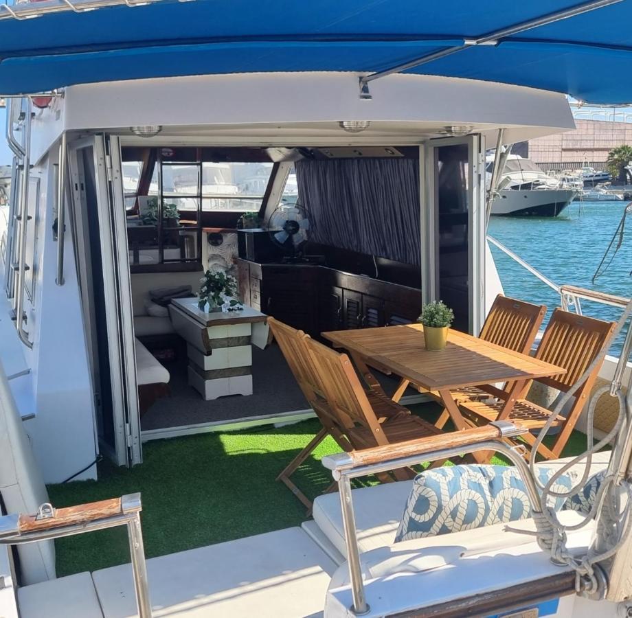 Beautiful And Comfy Boat In Barcelona With Boat Tour Option Hotel Exterior foto