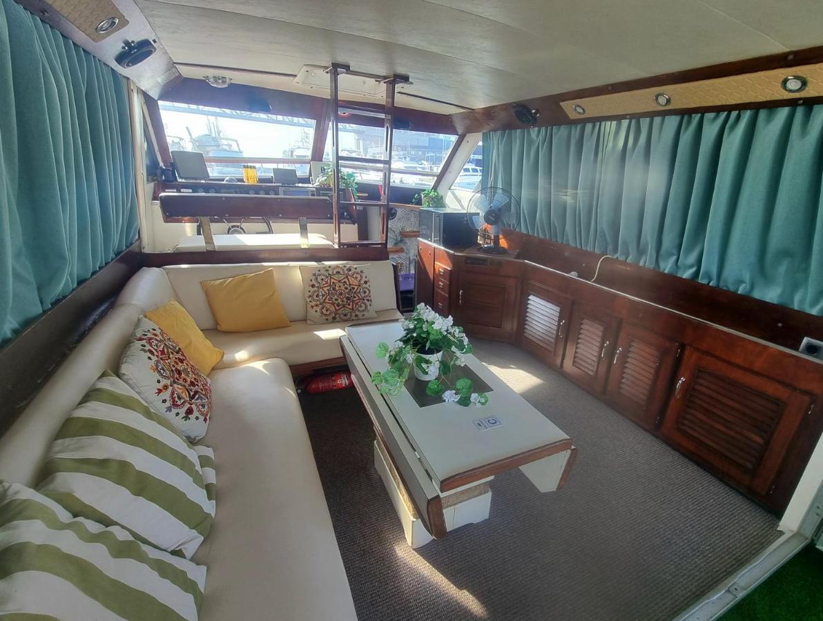 Beautiful And Comfy Boat In Barcelona With Boat Tour Option Hotel Exterior foto