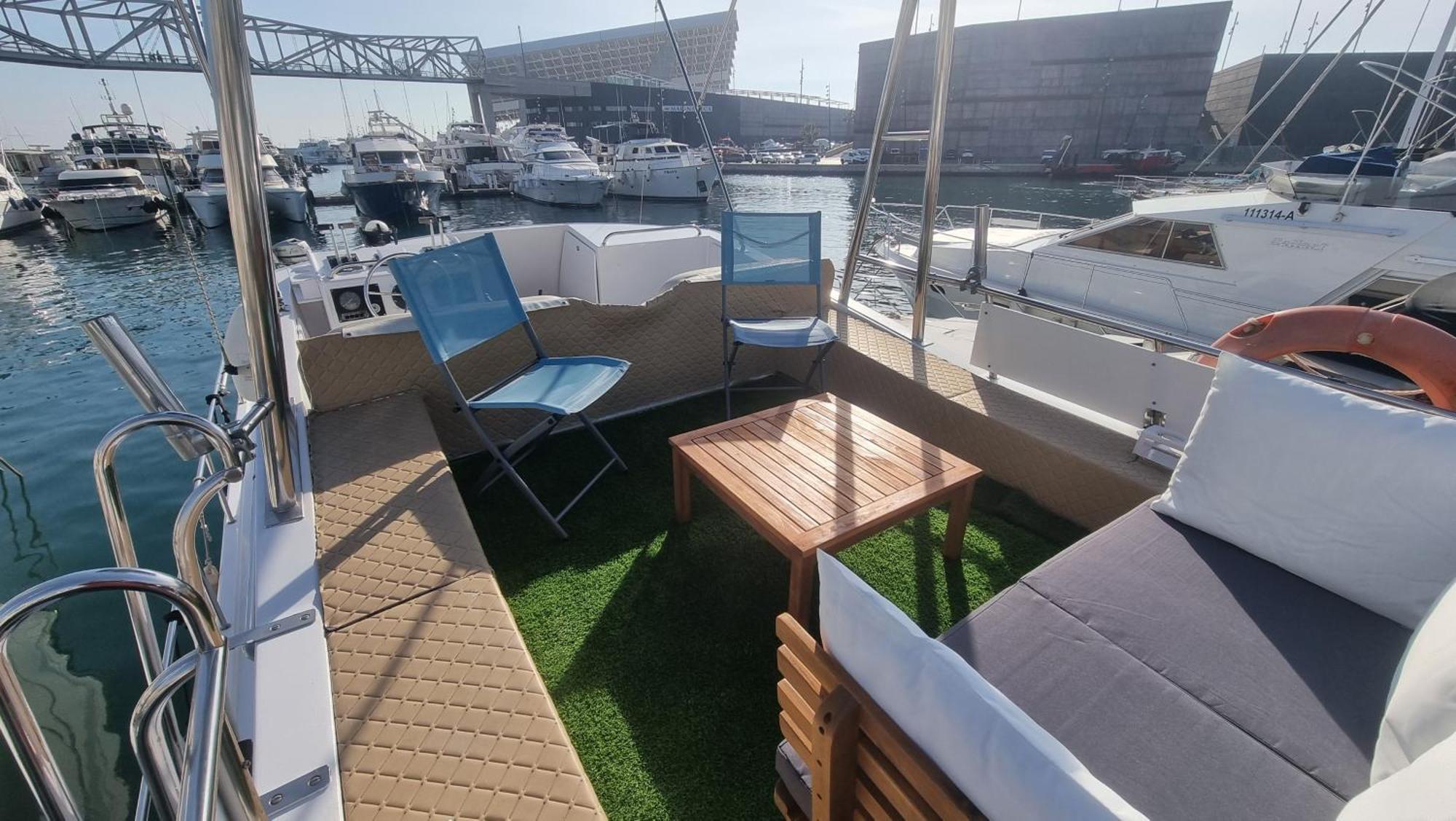Beautiful And Comfy Boat In Barcelona With Boat Tour Option Hotel Exterior foto