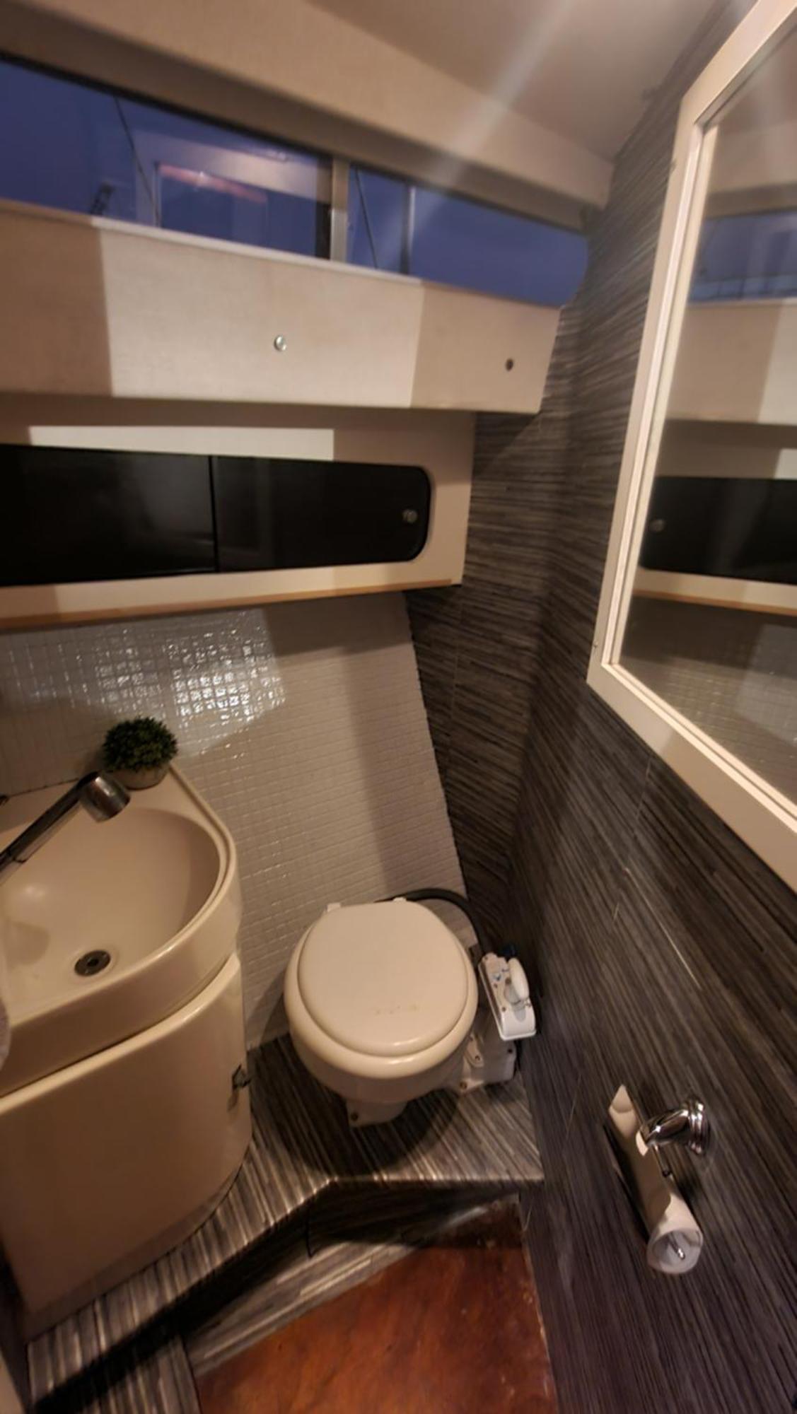 Beautiful And Comfy Boat In Barcelona With Boat Tour Option Hotel Exterior foto