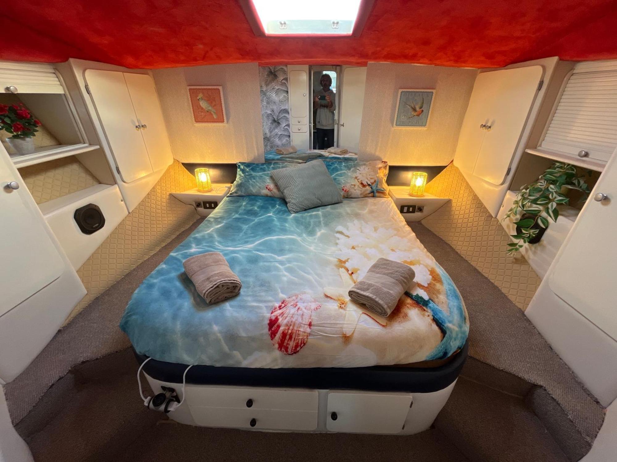 Beautiful And Comfy Boat In Barcelona With Boat Tour Option Hotel Exterior foto