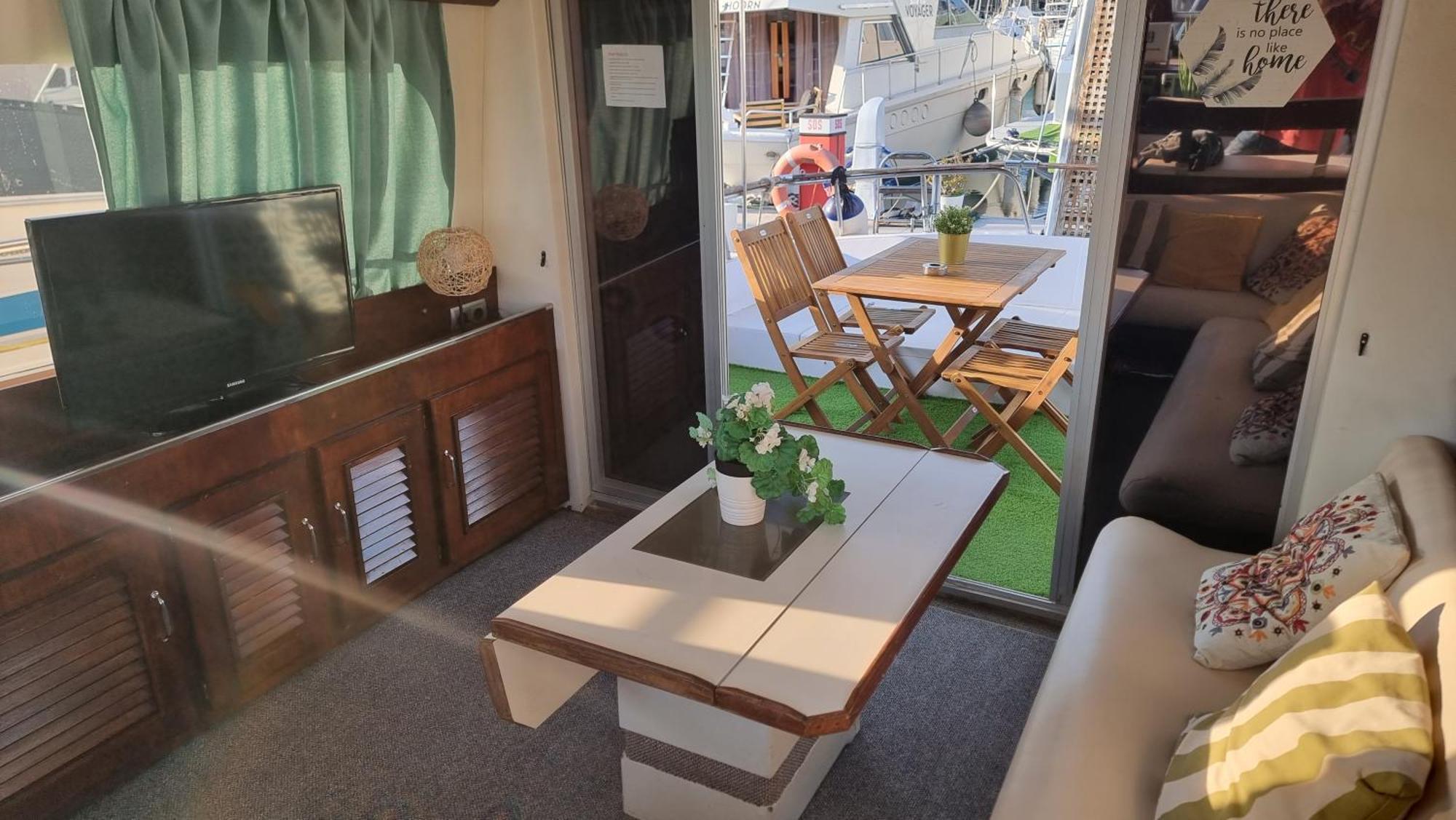 Beautiful And Comfy Boat In Barcelona With Boat Tour Option Hotel Exterior foto
